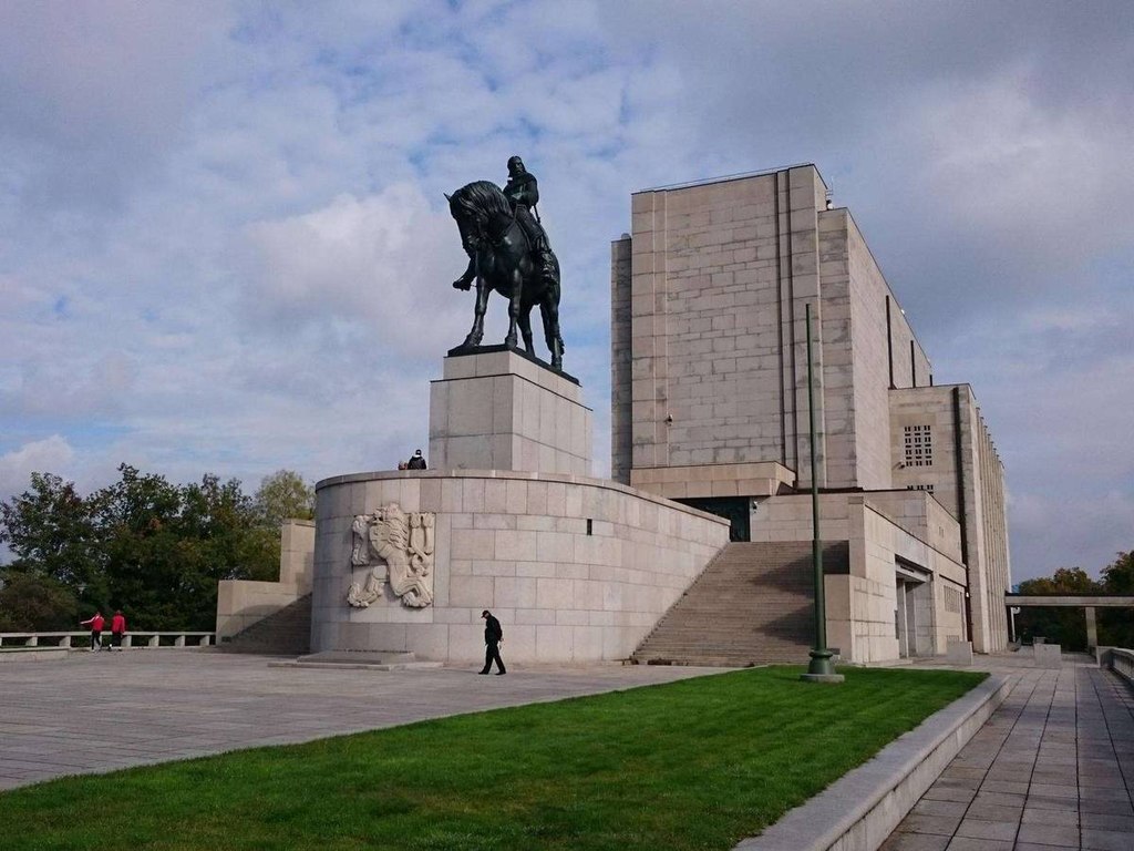 The memorial on Viktov Hill is menat to commemorate the Battle of Vktov Hill. Its a work of memorial Architecture in Prague